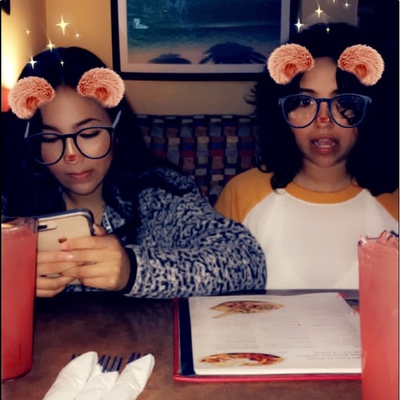 Meet your Posher,Sarah (Peaches Boutique) - Picture 5 of 8